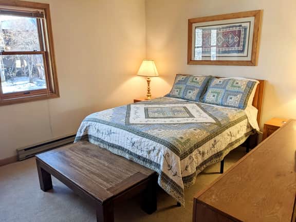 Cozy In-Town Condo | Pool | Hot Tub | Sauna